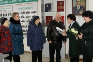 Кременчугский автозавод почитает своих ветеранов