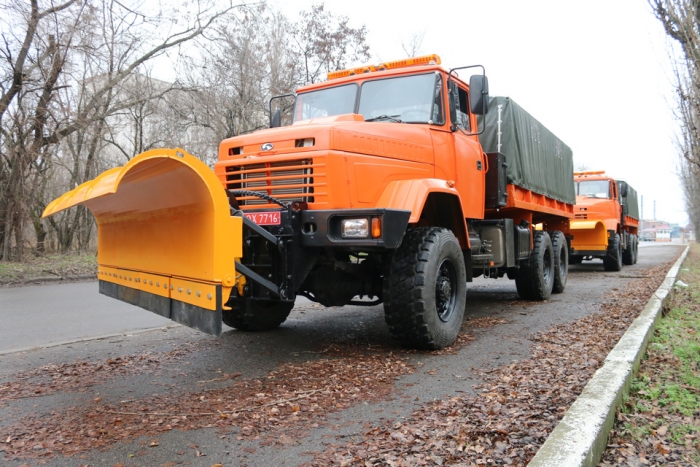 «Київавтодор» отримав новенькі вантажівки КрАЗ