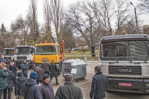 “AutoKrAZ” Demonstrates Municipal Vehicles KrAZ to Heads of United Communities