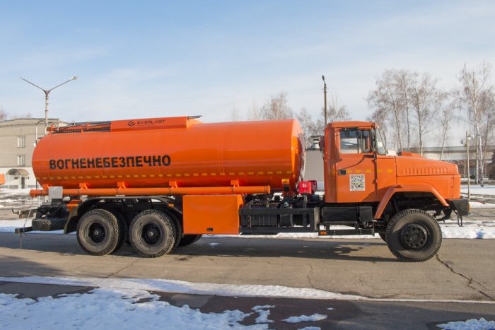 Новий потужний 20-кубовий паливозаправник розширив лінійку спецтехніки КрАЗ