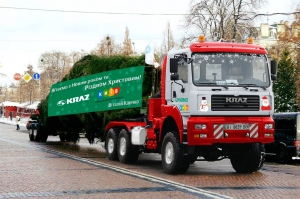 Новый седельный тягач КрАЗ-6510ТЕ готов доставить главную елку в Киев